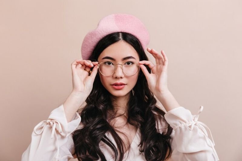 Vệ sinh kính