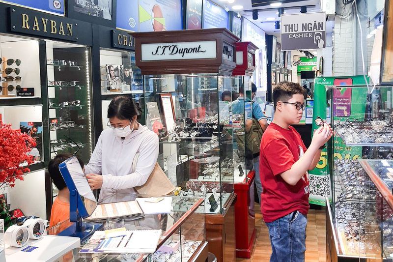 Mua Mắt Kính Ở Tân Bình Chỗ Nào? Chọn Mắt kính Hoàng Hà để có những trải nghiệm hoàn hảo - Mắt Kính Tân Bình 4 mắt kính tân bình