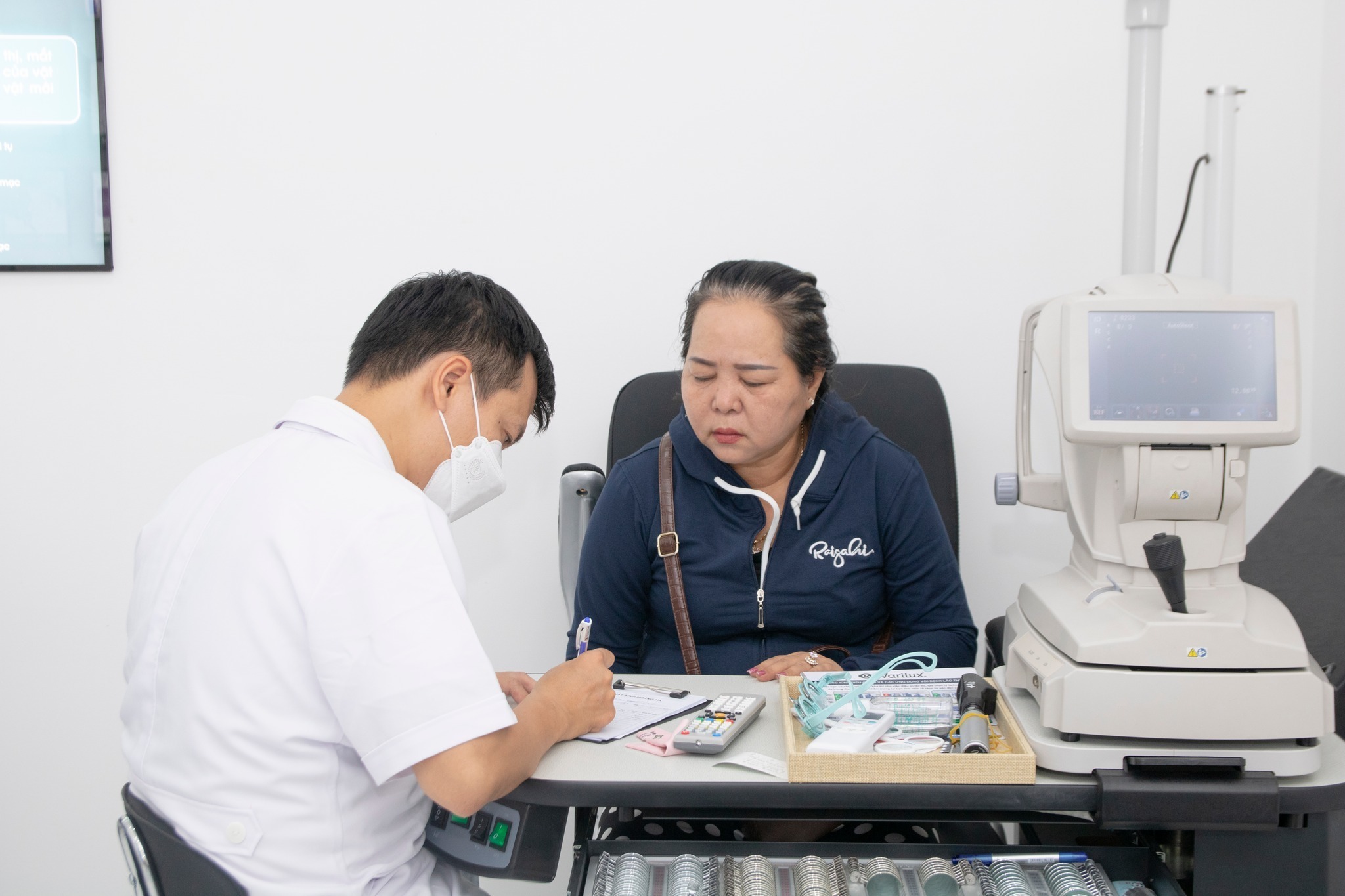 Mua Kính Lão Ở Gò Vấp – Tiệm Mắt Kính Uy Tín HCM 1 Mua Kính Lão Ở Gò Vấp – Tiệm Mắt Kính Uy Tín HCM